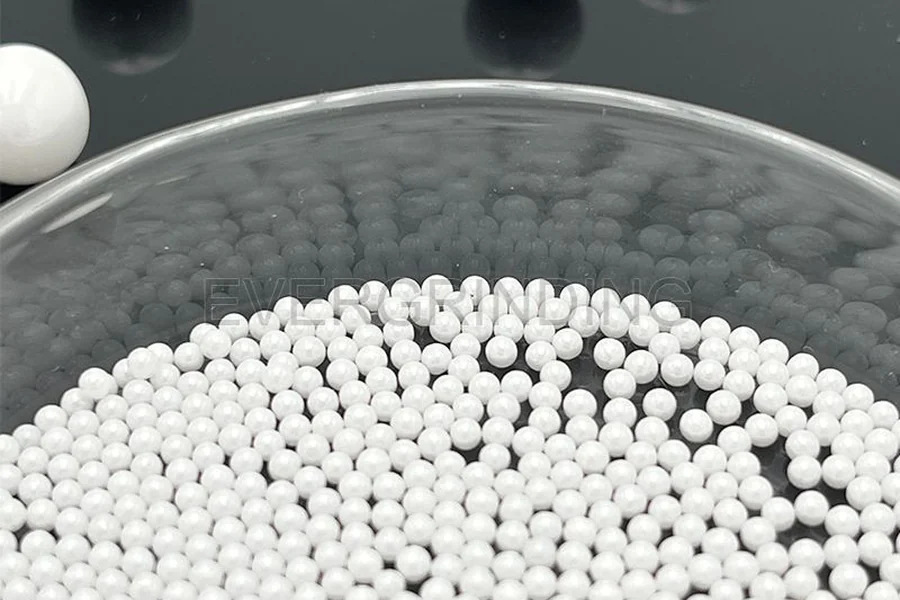 Met yttrium gestabiliseerde zirkoniumoxideparels